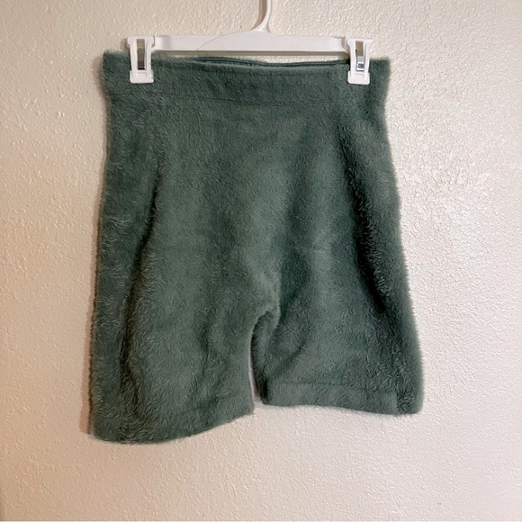 Whitney Simmons Eyelash Knit Green Fuzzy Shorts Size M - Picture 2 of 6
